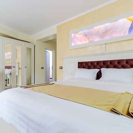 Hotel Central - ไบเลโอเลอเนชต์ ภายนอก รูปภาพ