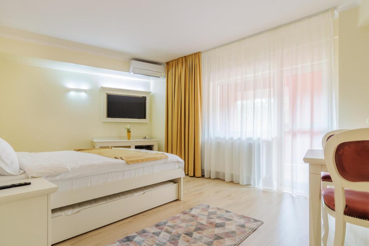 Hotel Central - ไบเลโอเลอเนชต์ ภายนอก รูปภาพ