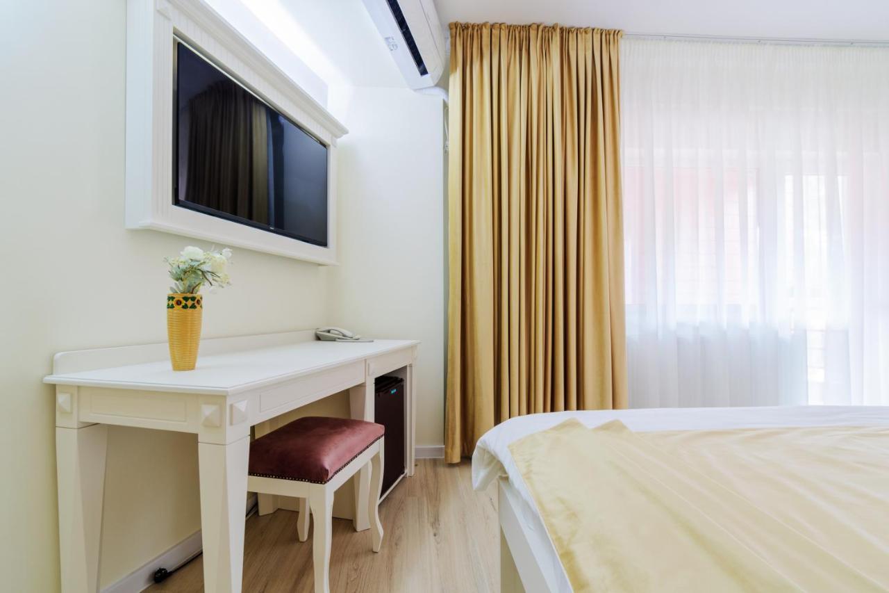 Hotel Central - ไบเลโอเลอเนชต์ ภายนอก รูปภาพ