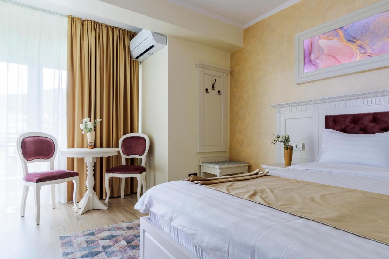 Hotel Central - ไบเลโอเลอเนชต์ ภายนอก รูปภาพ