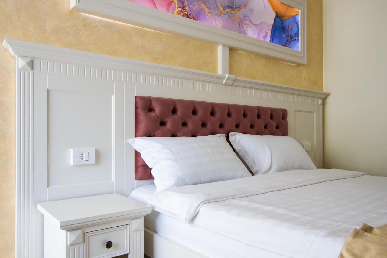 Hotel Central - ไบเลโอเลอเนชต์ ภายนอก รูปภาพ