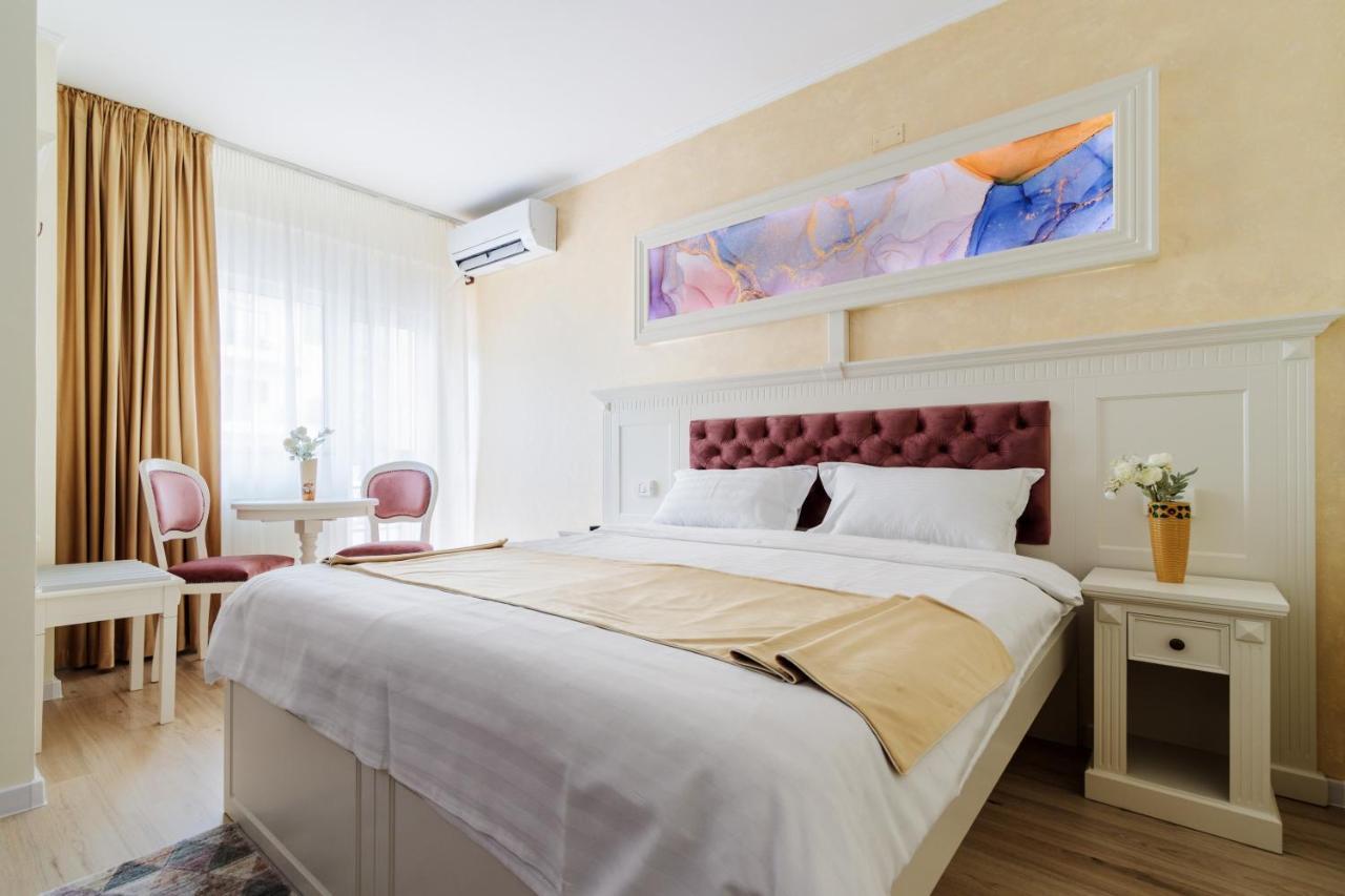Hotel Central - ไบเลโอเลอเนชต์ ภายนอก รูปภาพ