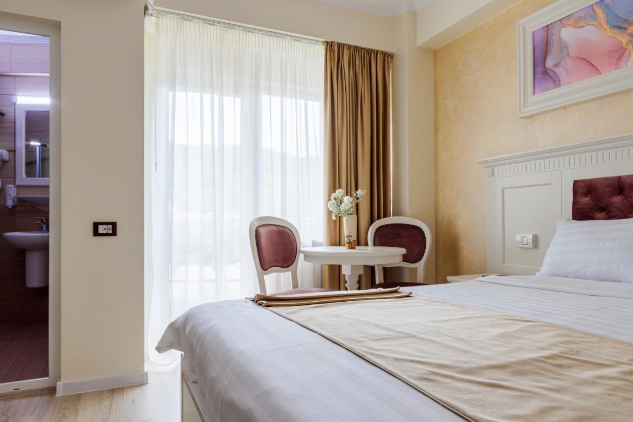Hotel Central - ไบเลโอเลอเนชต์ ภายนอก รูปภาพ