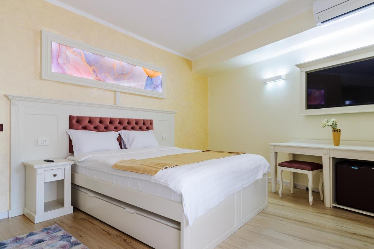 Hotel Central - ไบเลโอเลอเนชต์ ภายนอก รูปภาพ