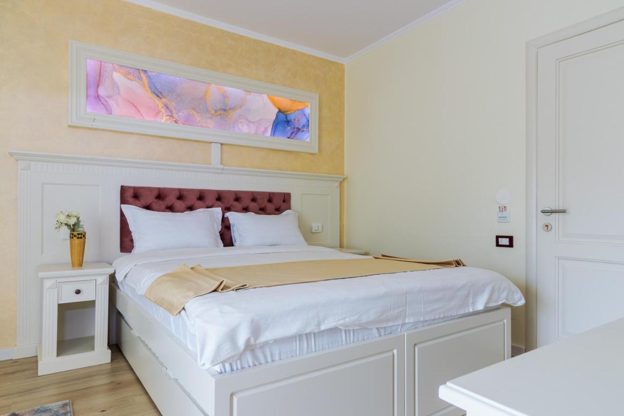 Hotel Central - ไบเลโอเลอเนชต์ ภายนอก รูปภาพ